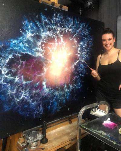 Её картины — просто космос! Художница Кэтрин Мачин пишет картины, которые светятся в темноте (29 фото)