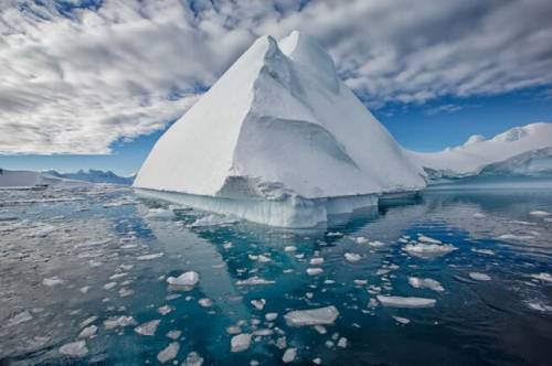 Фотограф Мартин Бейли делает захватывающие снимки айсбергов Антарктиды (15 фото) — 22.04.2024