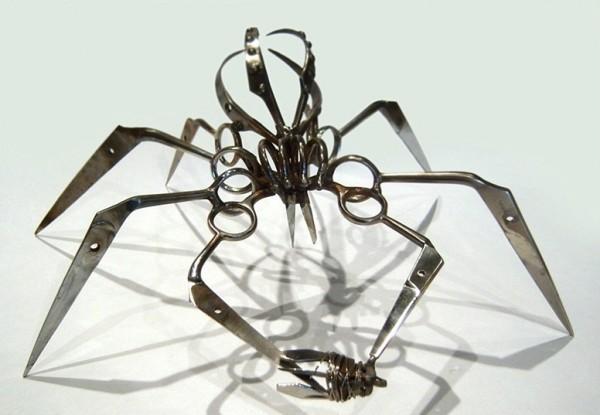 Павуки з ножиць від американського скульптора