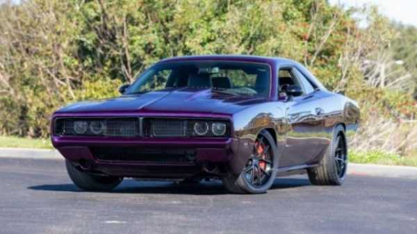 Модифікований Dodge Challenger Hellcat у дизайні класичного Charger
