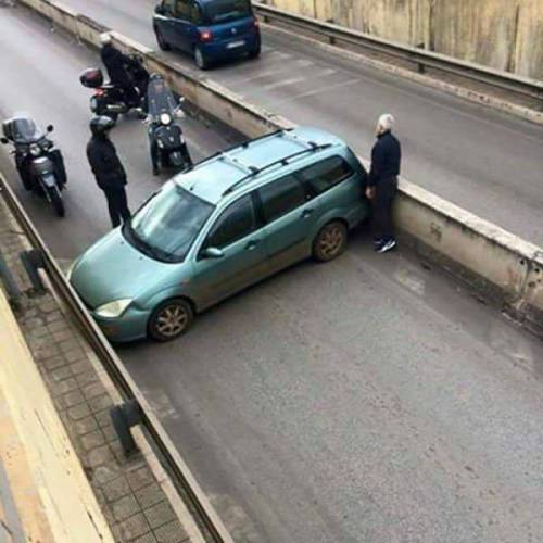 Автогумор: смішні знахідки в дорожньому потоці