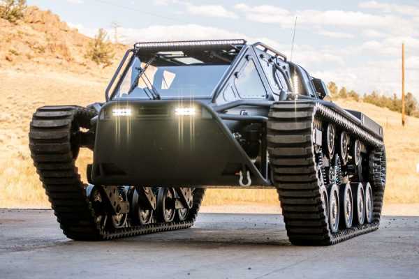 Персональний танк для розваг Ripsaw EV3-F4 доставить куди завгодно