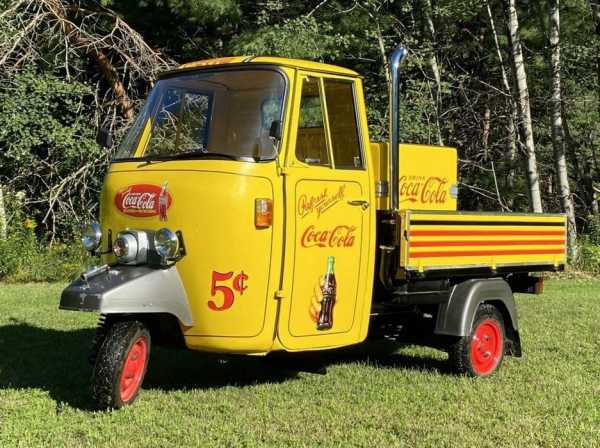 Італійська «Бджола»: вантажний моторолер із дахом над головою