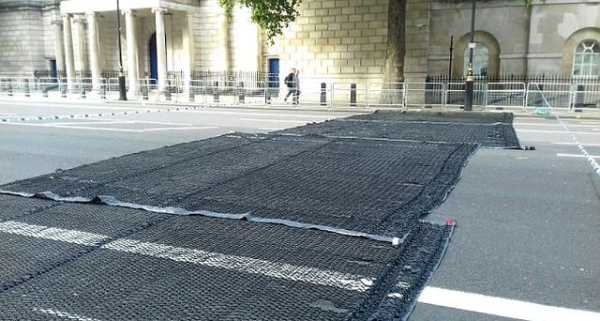 Вольфрамові шипи зупинять машини терористів