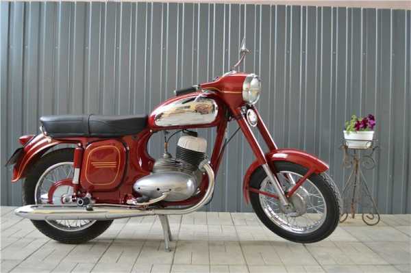 Мотоцикли часів Радянського Союзу, які і сьогодні чудово виглядають