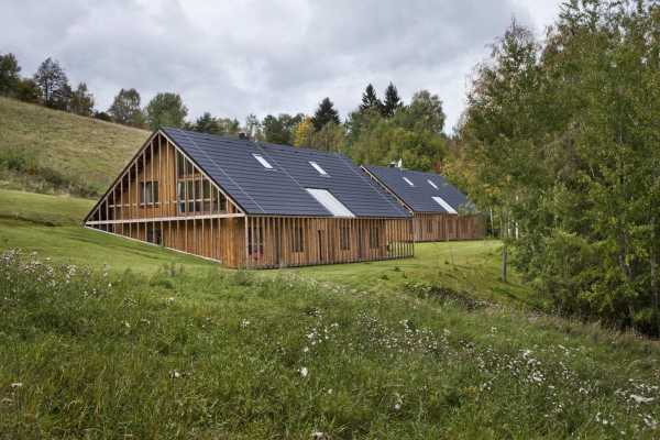 Два однакові будинки для відпочинку в Чехії