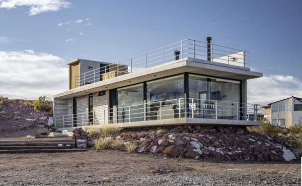 Два бетонні будинки з терасами в Аргентині