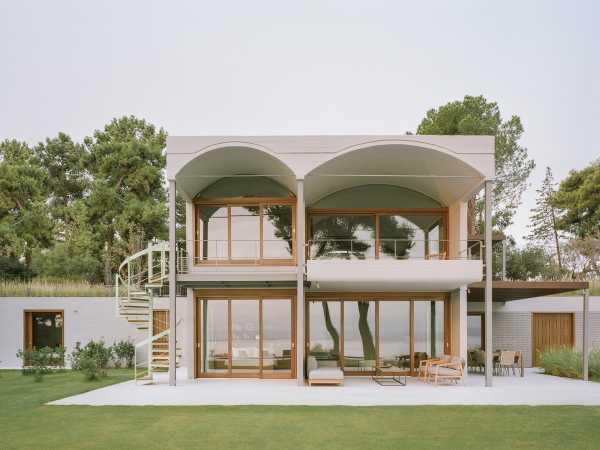 Модернізація заміського будинку на узбережжі Евбейського моря у Греції