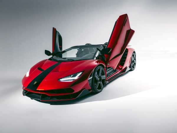 Рідкісна модель родстера Lamborghini Centenario