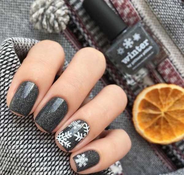 Ідеї зимового манікюру, що підійде для свят