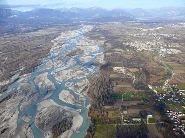 Магічне злиття плетених рік з усього світу