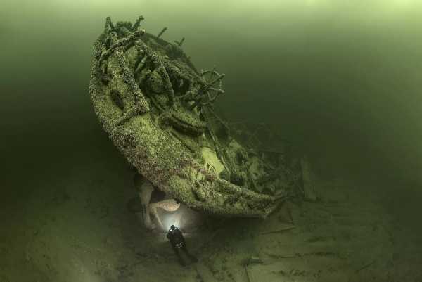 Вражаючі знімки затонулих кораблів на дні Балтійського моря
