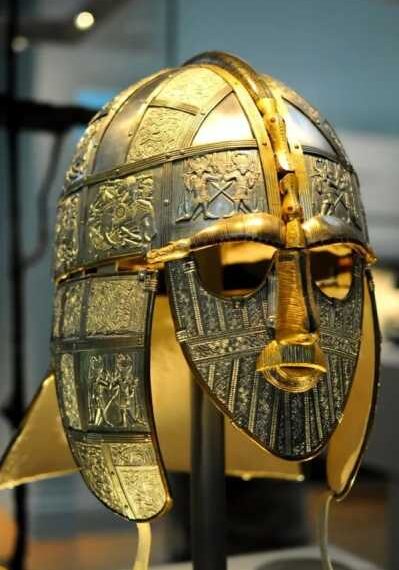 Унікальні шедеври давнини, що вражають майстерністю та деталями