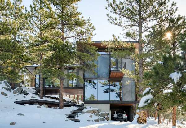 Лісовий протипожежний будинок у штаті Колорадо