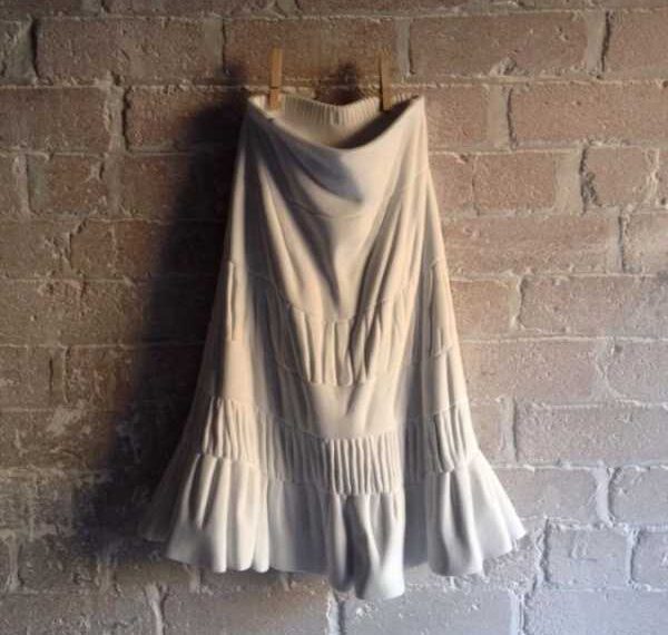 Мармуровий одяг та взуття від художника Аласдаїра Томсона