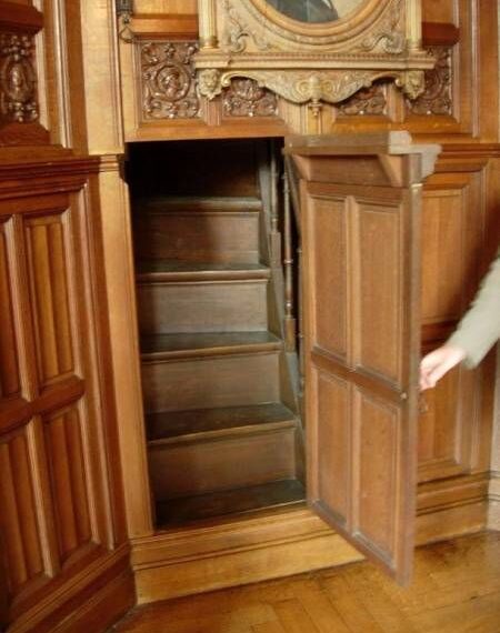 Потайні кімнати та інші секретні приміщення