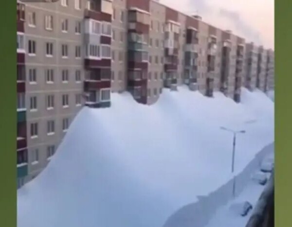 Вірусне відео про гігантські замети на Камчатці виявилося фейком