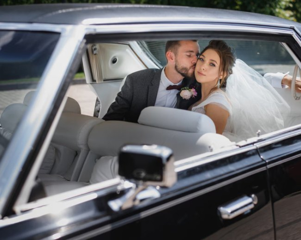 Який автомобіль вибрати для весілля?
