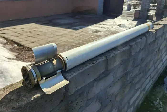 ХА-ХА новини 62 На Дніпропетровщині чоловік перевозив в електричці ракету-перехоплювач