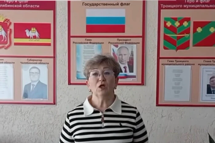 Російські вчителі зачитали промову Гітлера у школах (відео)