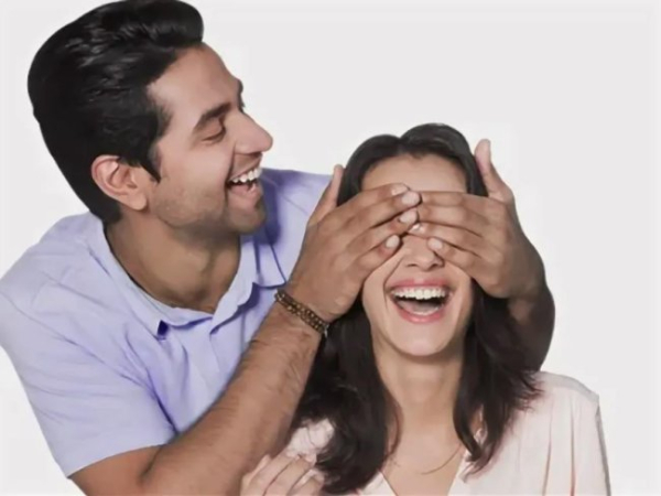 Першоквітневий розіграш. Кому це потрібно?