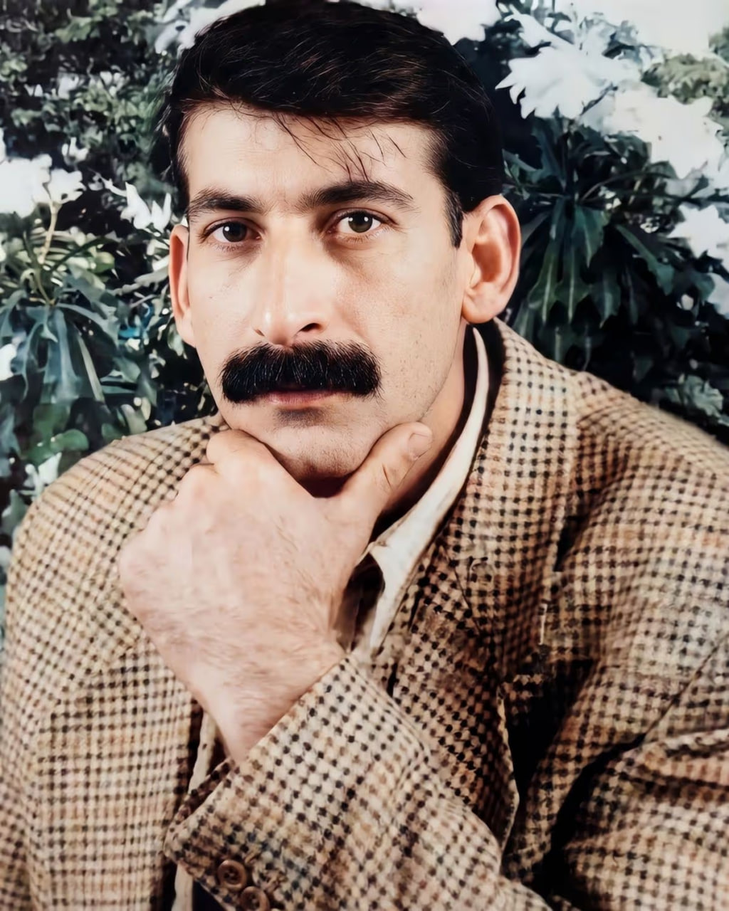 Турецький політик підкорив мережу своїми вусами та став зіркою інтернету 8