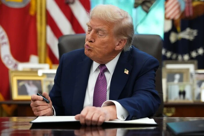 ХА-ХА новини 76 Трамп святкує 80-річчя. 10 курйозів, які запам’ятав світ