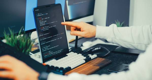 IT-фахівець помер у вбиральні: компанія відмовляється визнавати випадок робочим