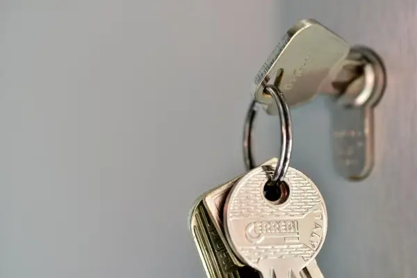 Як витягти ключ, що зламався у замку: лайфхаки від фахівців 7 Як витягти ключ, що зламався у замку: лайфхаки від фахівців 7