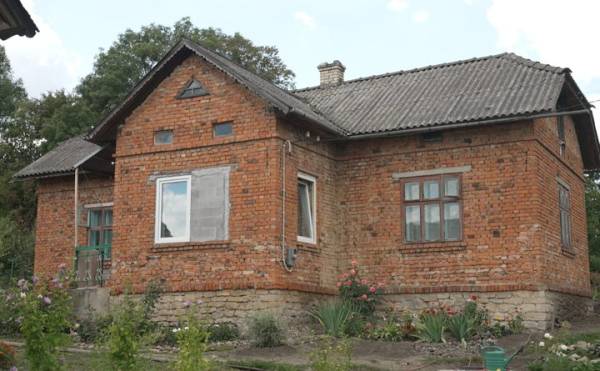 Переселенець купив будинок за $5 тисяч і перетворив його на затишне житло 6 Переселенець купив будинок за $5 тисяч і перетворив його на затишне житло 6