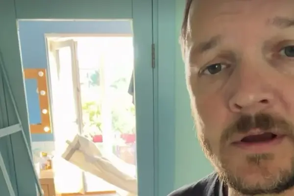 Співак втратив будинок через атаку на Київщину