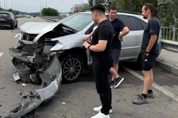 ХА-ХА новини 46 Відомий український співак зазнав аварії на дорозі