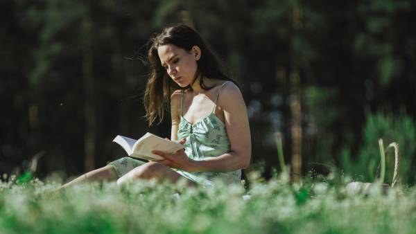 Книги, що пахнуть літом: топ-5 видань для спекотних днів 2