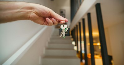 Батько відмовляється від відпустки, доки не виженуть друга племінника, який знущається з його доньки 20 Батько відмовляється від відпустки, доки не виженуть друга племінника, який знущається з його доньки 20