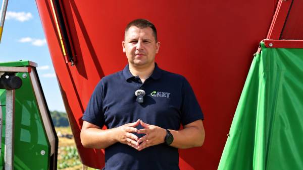 Strautmann Verti-Mix 1251: молочний успіх двох господарств починається з корму 35 Strautmann Verti-Mix 1251: молочний успіх двох господарств починається з корму 35