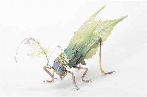 Гиперреалистичные скульптуры насекомых, которых вы не найдёте в природе (16 фото)